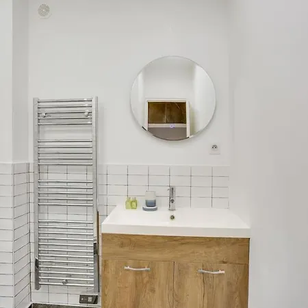Amazing Apartment: 2br/4p -bastille/saint Ambroise Apartment *